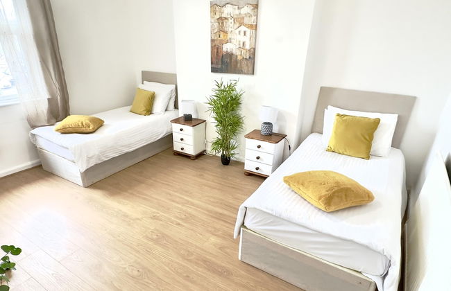 Beautiful 3-bed Apartment With Driveway Parking - Foto 1