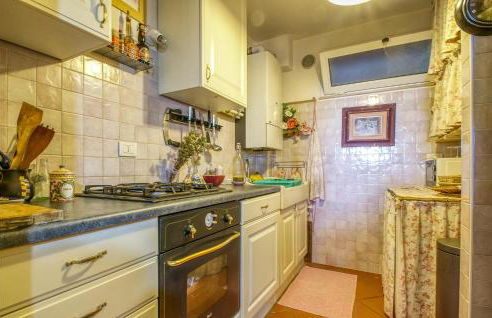 Beautiful Apartment In Casteldimezzo - Foto 9