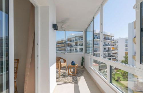 In front of SEA & CENTER - Foto 50