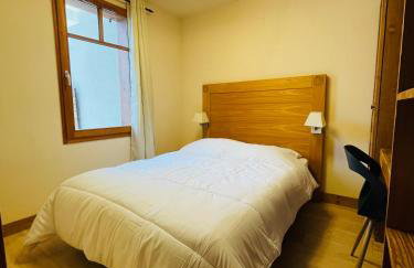 Appartements - PISCINE INTÉRIEURE Sauna - PARKING Privé Étage 1 - Centre Village - Résidence Cami Réal - avec LINGE et MÉNAGE de fin de Séjour Compris - Foto 37