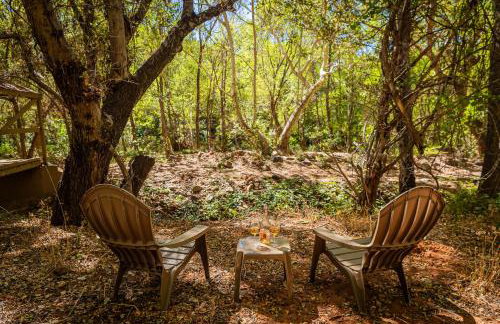 Myrinn-Hobbit Cottage on the Creek Storybook Stay - Foto 57