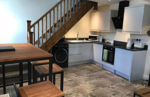 Bettws Hall Accommodation - Photo 13