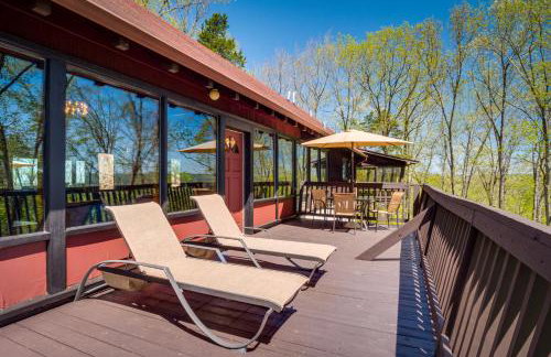 'Ledge Lodge' Burkesville Getaway: Pool & Views! - Foto 2