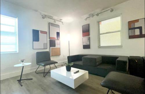 Miami International Airport 2 - Photo 20