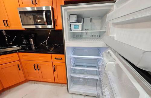 Comfy Tiny Home WP Large Private Deck Queen bed - Foto 28