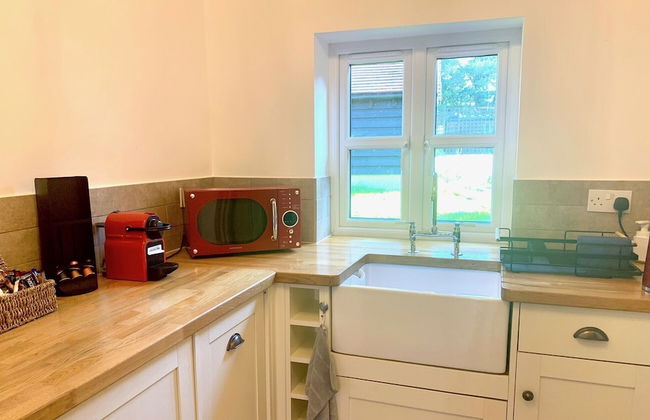 Flint Cottage - Sleeps 6 - Private Woodland - Foto 12