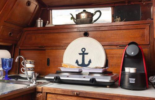 Quo Vadis Yacht in Bisceglie Harbor - Foto 8