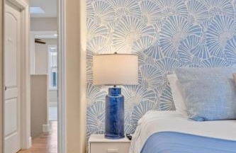 Oceanview Luxe Retreat with Rooftop - Foto 34