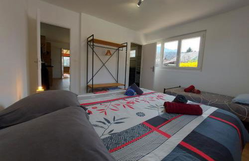 Entre lac et montagne, côté calme, spacieux 3 pièces avec grand jardin - Photo 10