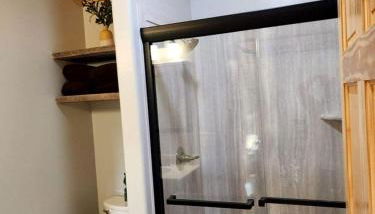 Cozy Rustic Cabin with Hot-Tub Ideal for a Couples Retreat in Illinois - Foto 4