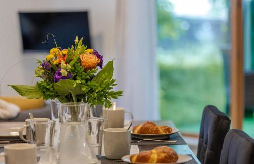 Rob's Flat - Moderne 3-Zimmer-Ferienwohnung mit Terrasse, 6 Schlafplätzen, 2 Min S-Bahn, Weil der Stadt bei Stuttgart - Foto 14