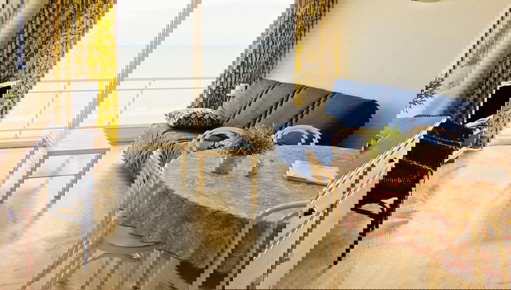 Seaside Getaway w/ Balcony - Foto 1, Imagen principal