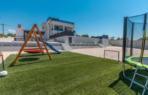 Cozy Home In Tinj With Wifi - Foto 17