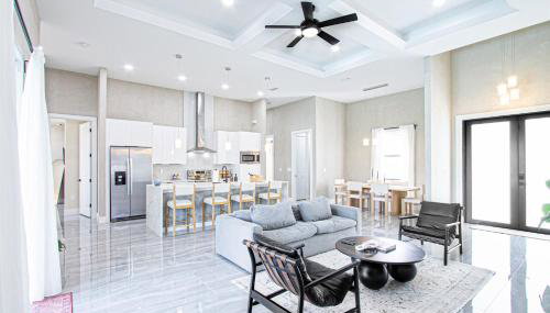 Luxurious Waterfront Home with Heated Pool and Jacuzzi - Foto 4