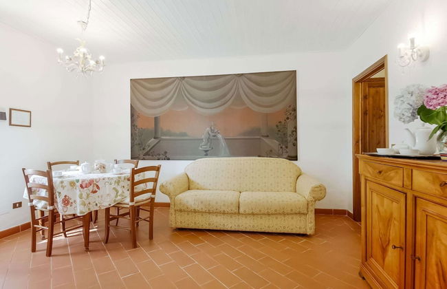 Splendid Holiday Home in Orciatico with Hot Tub & Pool - Foto 21