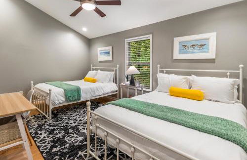 4bd Waterfront House in Lake Lanier with HotTub, FirePit, Wifi, Ping Pong and 2 Kaya - Foto 9