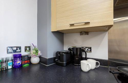 Vista Verde - Luxury City Penthouse 2BR - Sleeps up to 6 - Parking - Photo 20