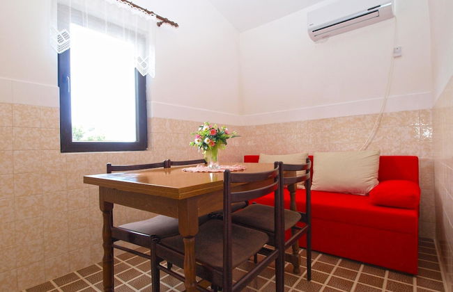 Apartment 1408 - Photo 14