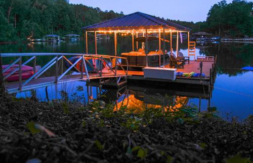 Lakefront Seneca Vacation Rental with Shared Dock! - Foto 31