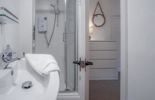 Caleb's Cottage - 4 Bedroom Cottage - Solva - Photo 27