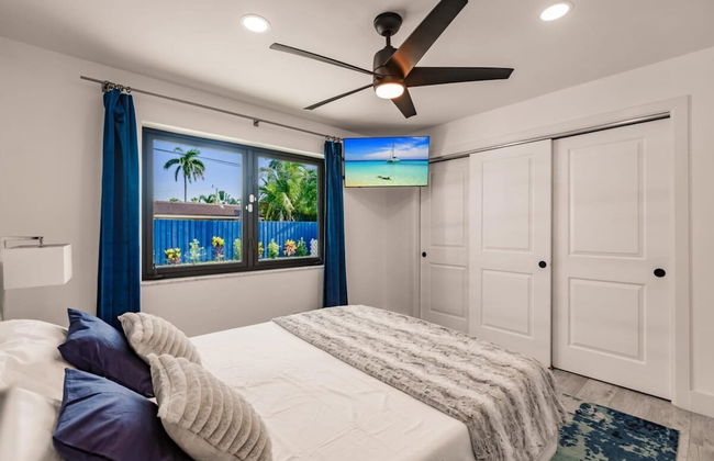 Modern Spacious Home With Pool Jacuzzi - Photo 65