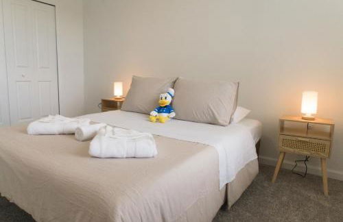 Modern Bright Home - Pool, Parks and Disney - Foto 12