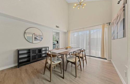 4Br Model Home w Pool and Pool table in Henderson - Foto 12