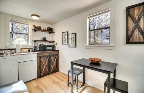 Cozy Studio Retreat with Scenic 5-Acre Views, Near City Lake & Cherokee Casino in Gentry, Arkansas - Foto 2