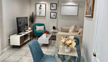 Julie's Cozy 2 Bedroom Basement Apartment - Foto 3