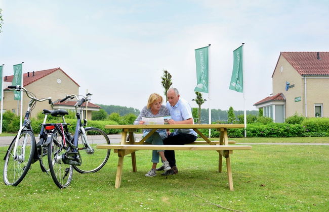 House With a View on Harbor, in a Water Area - Photo 52