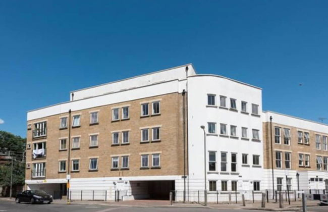 Spacious 2 Bed - Battersea High Street - Photo 47