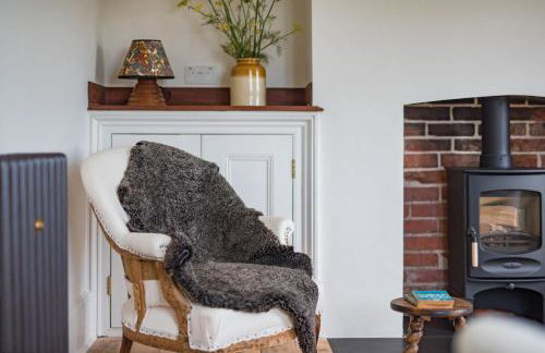 East Cottage by Bloom Stays - Photo 5