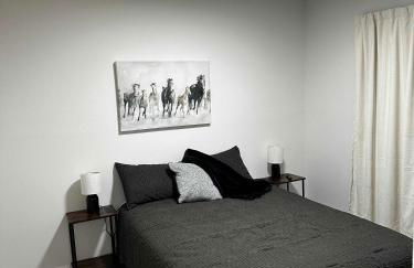 South Side Resort - Very Close Derby Turnpike Dtn - Photo 4