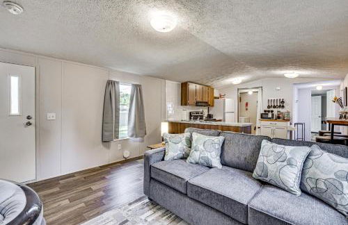 Riverfront Floral City Stay with Dock and Hot Tub! - Foto 7