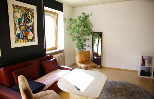 BAT Home Solutions Trier-Euren - alles was ein Hotel nicht bietet - 35 qm Ferienwohnung, Heimkino, Wallbox, Küche für 4 Personen - Foto 15