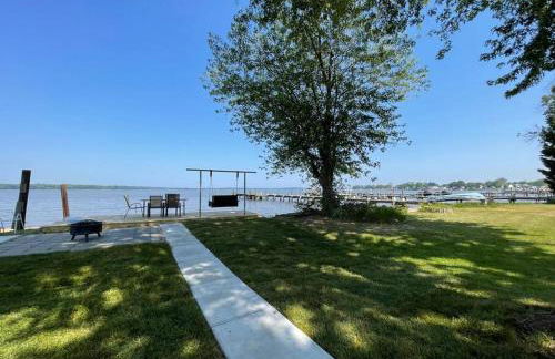 Waterfront Home with Private Beach, Stunning Views - Foto 71