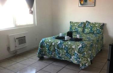 Crown Inn & Suites - Photo 56