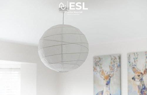 Large Modern 4 Bedroom House in Uttoxeter, Near Alton Towers, Great for Families - Foto 17