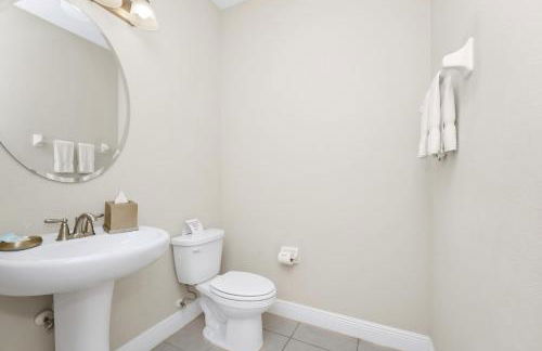 Spectacular Home Near Disney With Private Pool, Movie Theater And Pool Table With Waterpark & Resort Access - 332Sf - Foto 66