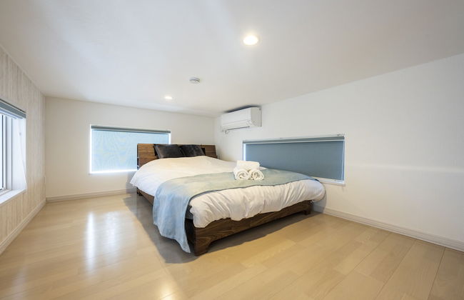 THE LUNA LOUNGE - Photo 75