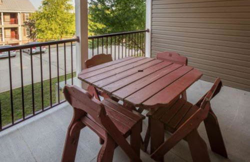 Beautiful 2BD condo in lakefront resort with lots of outdoor onsite activities - Foto 10