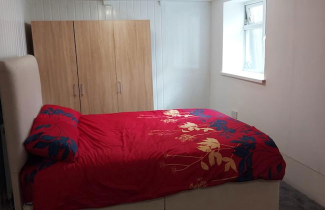 Lovely 3-bed Apartment in Parkgate Rotherham - Photo 7