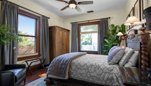 Upscale Downtown Home Walk to Beach shops Bars 2 - Foto 2