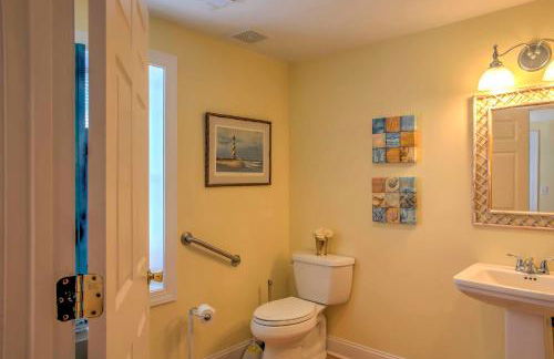 Charming Marshallberg Apt with Water Views and Dock! - Foto 13