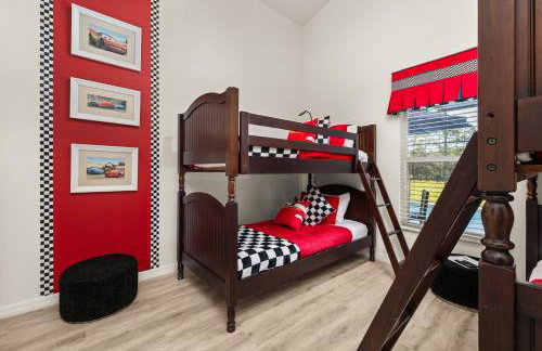 654- Newly Renovated Fabulous 4-Bedroom Pool Home in Watersong Resort, Game Room, Theater Room and More - Foto 45