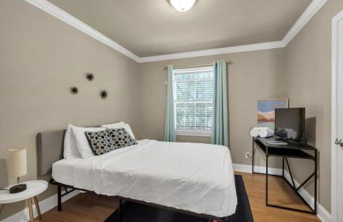 The Retro Pad - Large Yard and Foosball Table - Photo 10