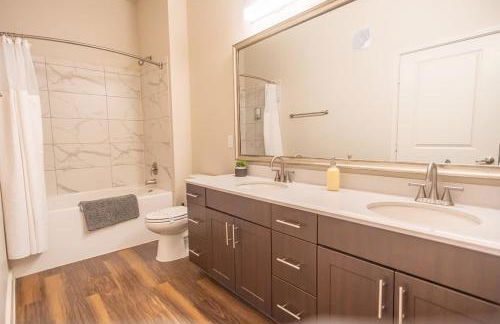 Boulevard Stays Nature Escape 2BR Suite Gym Pool Parking - Foto 6