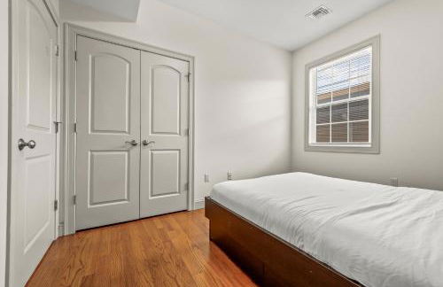 HUGE Cozy Jersey City Oasis with Double Balcony - 20 mins to NYC - Foto 16