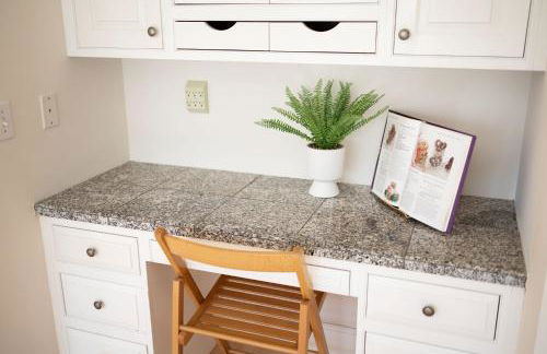 Cascadia Family Mansion, Hot Tub, Game Room, Gym! - Foto 13