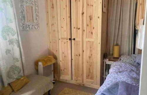 1 Bedroom -Sleeps 3-Dog friendly-Garden-Riverside - Photo 14